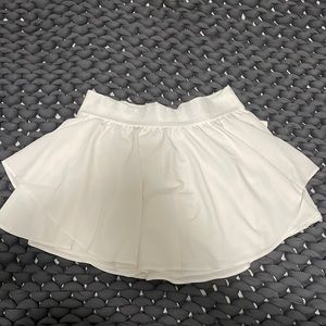 NWT court rival HR skirt lululemon